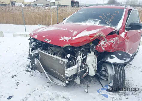 2019 Jeep Compass Latitude 4X4 z USA, uszkodzony, nr VIN 3C4NJDBB7KT641452